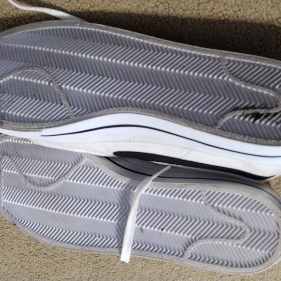 Brand new Nike canvas sneakers - Picture 4 of 4